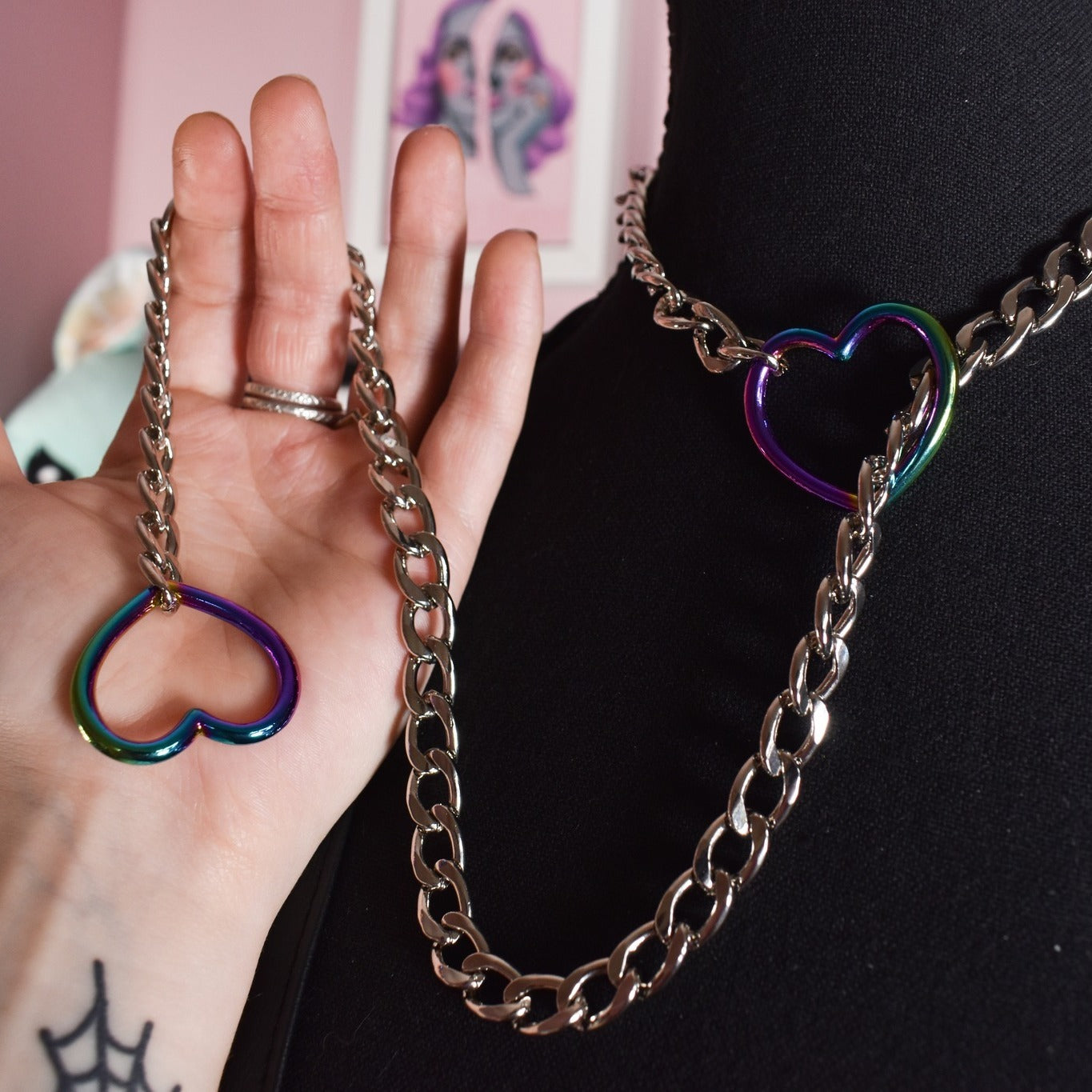LoveChain-"Más que un collar, una declaración de estilo y amor."