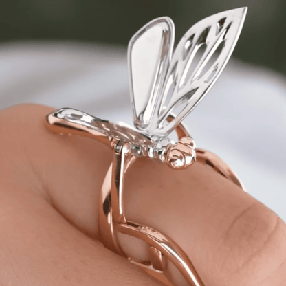 Anillo Mariposa con Alas Móviles